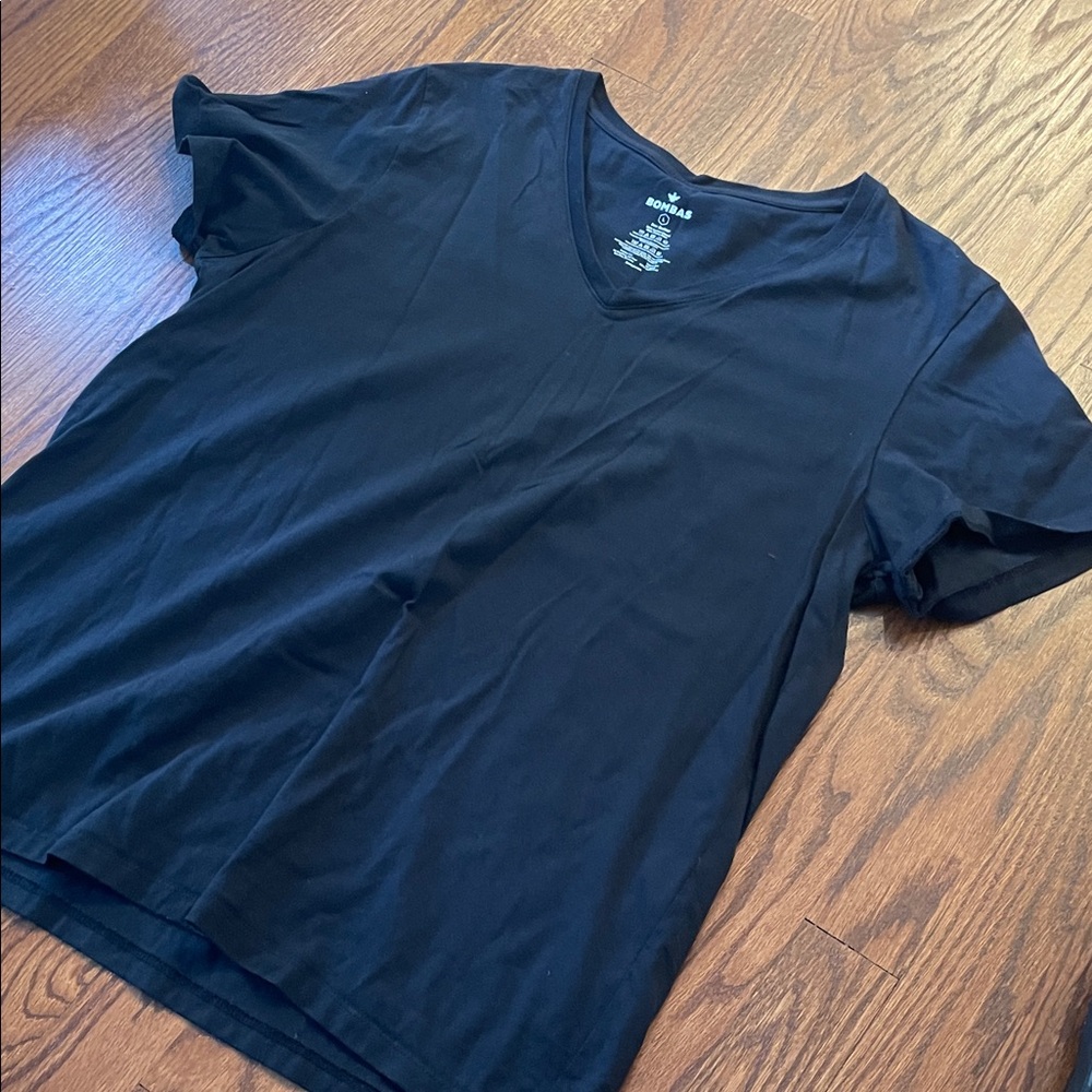 Bombas Black V-Neck Short Sleeve Tee